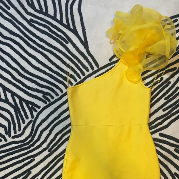 Fashion Nova Sunny Yellow Dress - Picture 1 of 5
